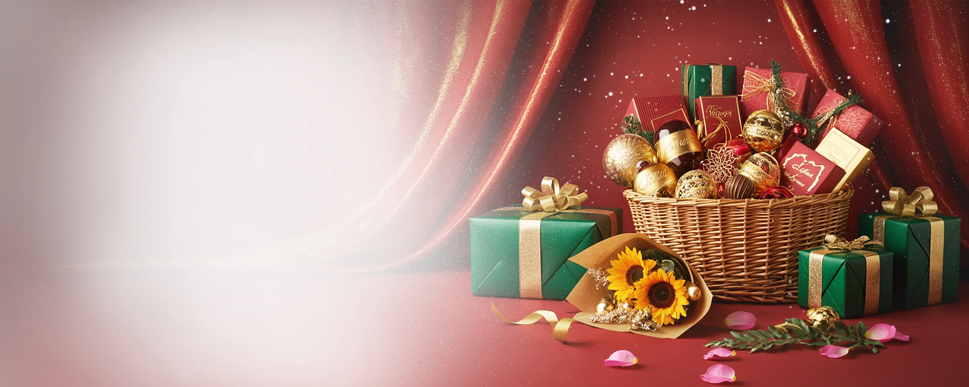 Smiling woman holding a bouquet of roses, lilies, and gerberas – send flowers to Spain today