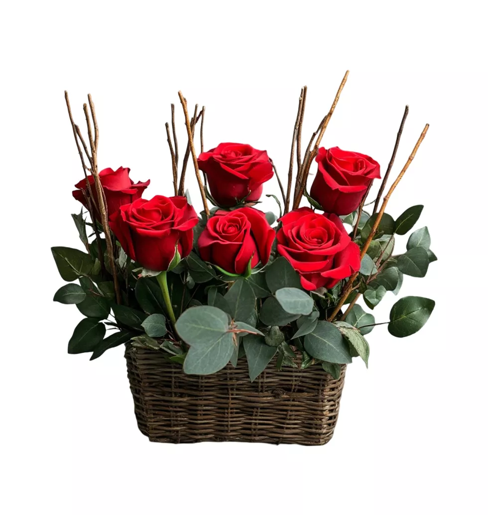 Eye-Catching Floral With a Special Basket