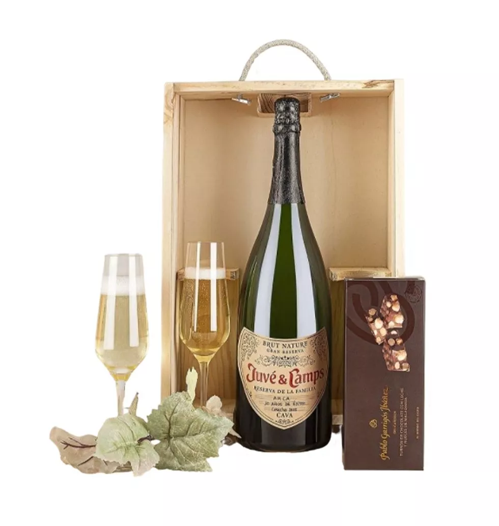 Refined Cava and Glasses Set